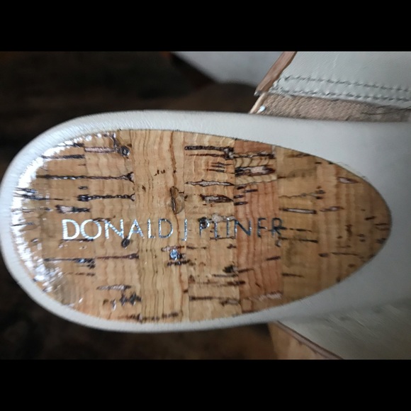 Donald J Pliner wedges - Picture 2 of 4
